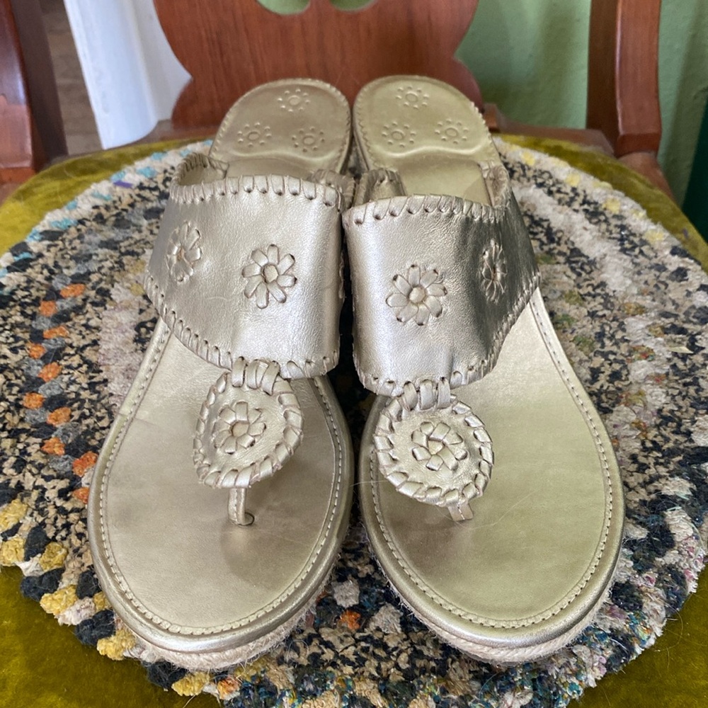 Like New Jack Rogers Gold Women Sandals, Size 9 - Picture 2 of 7